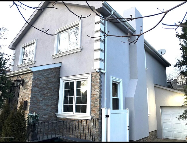 Building Photo - 207 Allison Ave