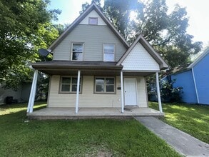 Building Photo - 328 S Yellow Springs St
