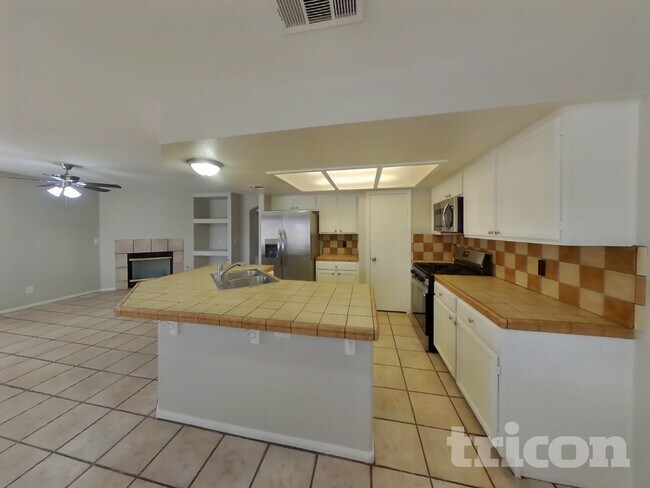 Foto del edificio - 2881 Deep Creek Ln