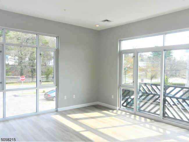 Building Photo - 271 Millburn Ave