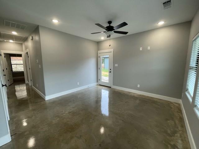 Foto del edificio - 1213 Oak Dr