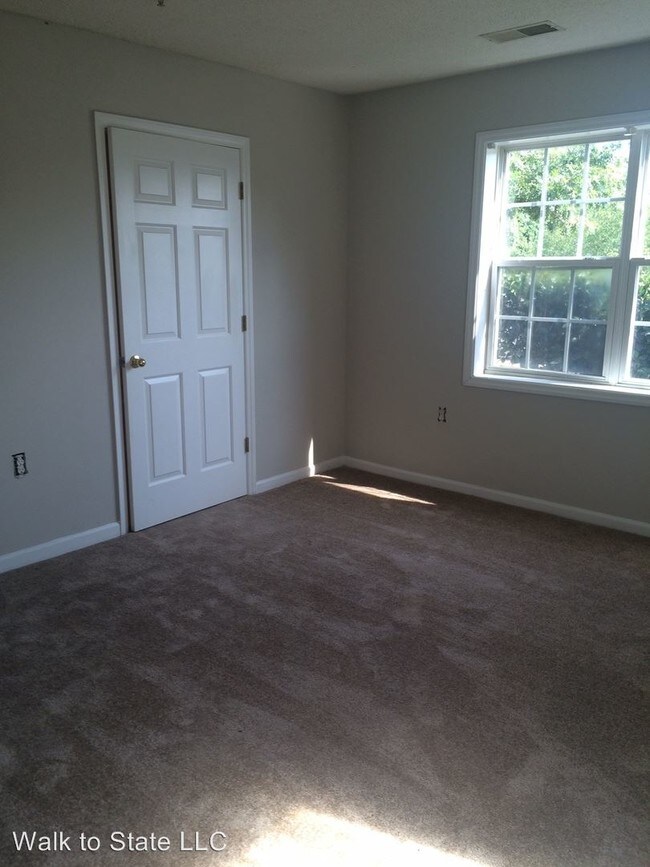 Foto del edificio - 3730 Pardue Woods Pl