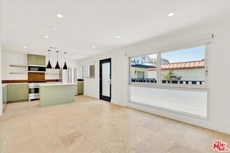 Building Photo - 210 S Hamilton Dr