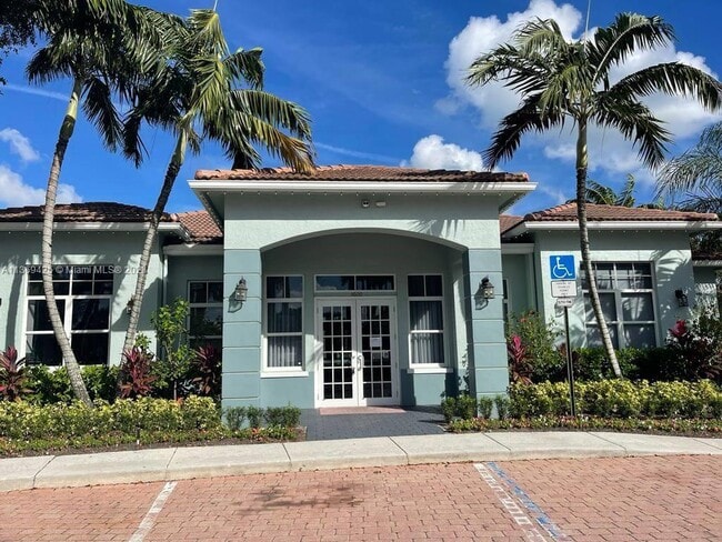 Building Photo - 3550 Oleander Terrace