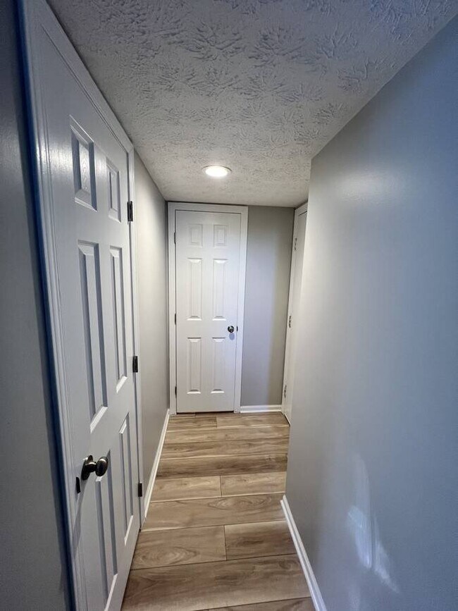 Foto del edificio - 3909 Heatherglen Dr