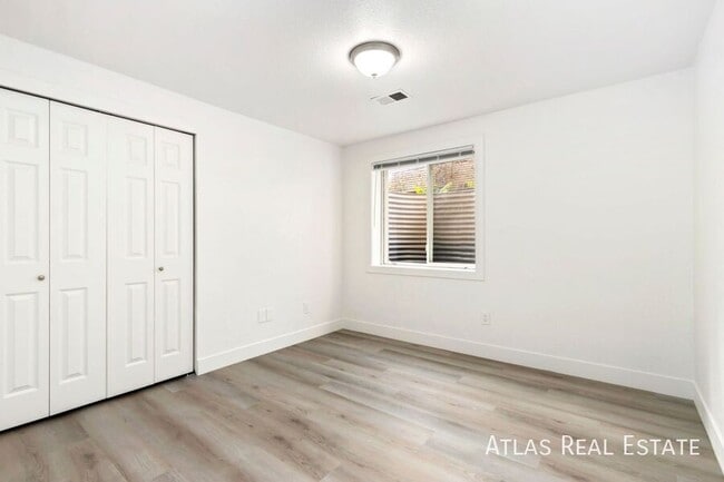 Building Photo - 1904 8th Ave