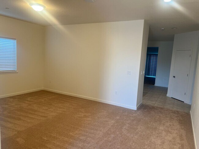 Foto del edificio - 741 Skyler Ct