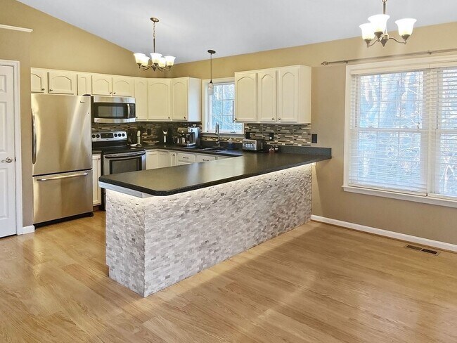 Foto del edificio - 3144 Holland Cliffs Rd
