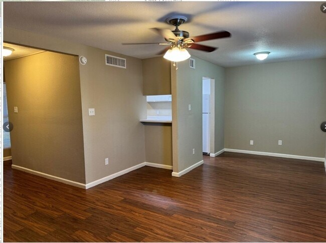 Building Photo - 2200 Cypress Landing Rd