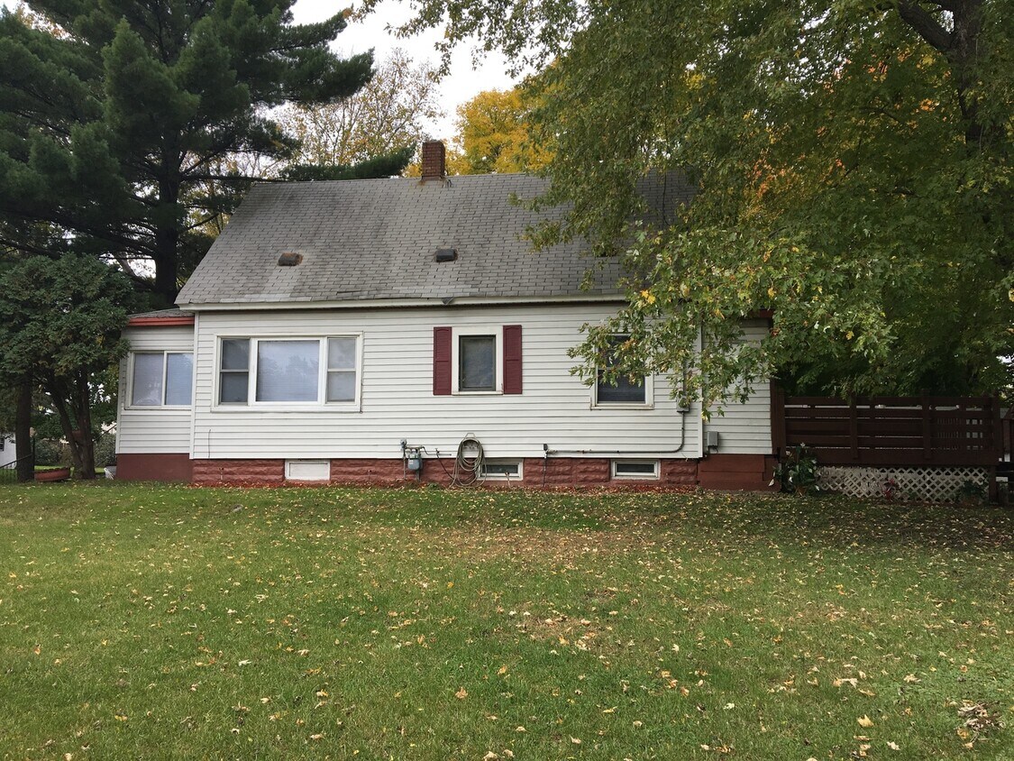 Primary Photo - Beautiful 3 Bedroom 1 bath house in St. Paul