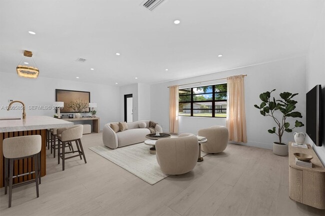 Foto del edificio - 401 SW 63rd Terrace