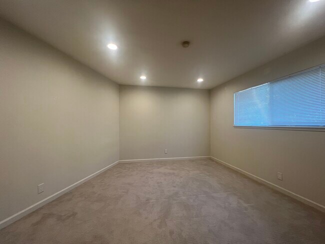 Foto del edificio - 685 San Bruno Ave