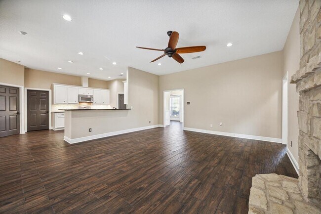 Building Photo - 1727 Les Talley Dr
