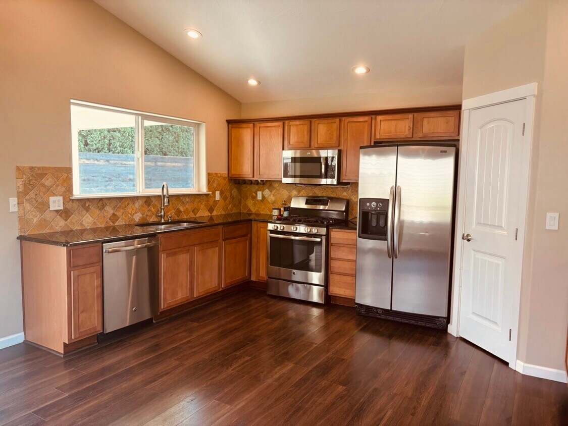 Primary Photo - 935 Bosley Dr
