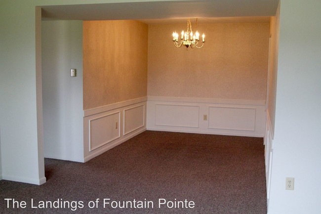 Building Photo - 6069 Fountain Pointe