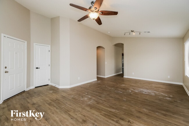 Building Photo - 1610 E Desert Ln