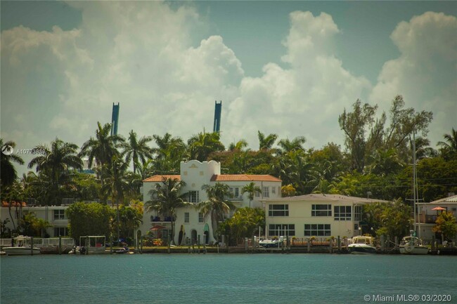 Building Photo - 409 N Hibiscus Dr