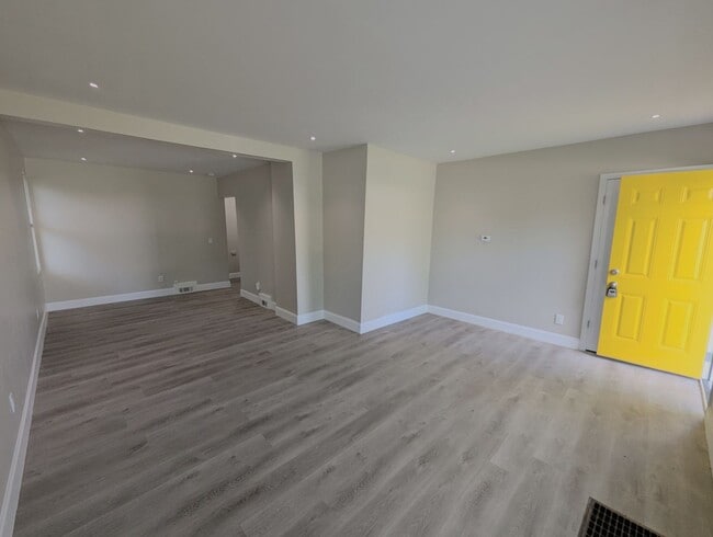Building Photo - Hello Sunshine, Welcome Home!