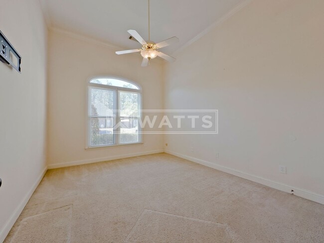 Building Photo - Spacious 3-Bed, 2-Bath Riverchase Garden Home