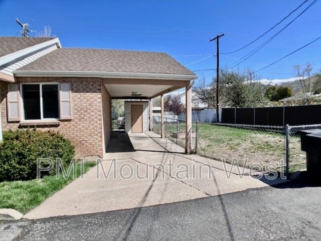 Building Photo - 142 N 200 W
