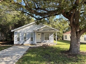 Building Photo - 747 Broxton St