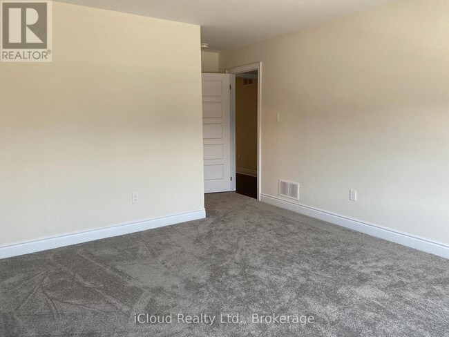 Building Photo - 142 David St