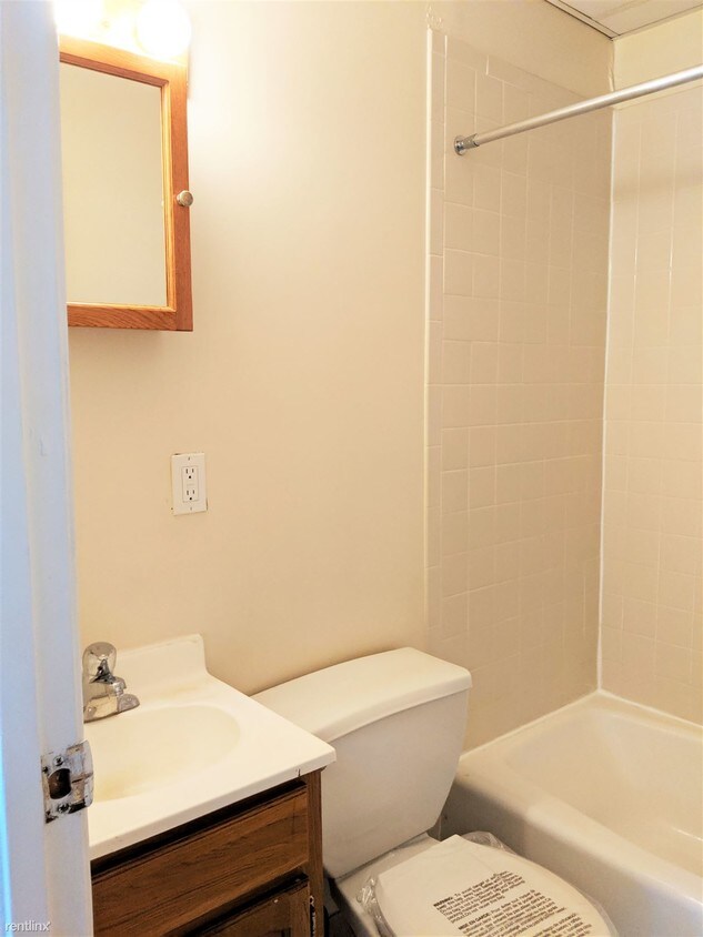Building Photo - Studio, 1 bath Apartment - 3919 Pine St 1F