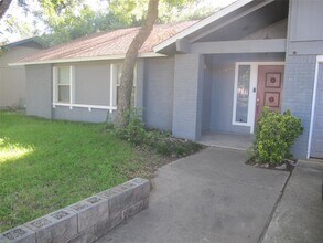 Building Photo - 3504 Roanoke Dr