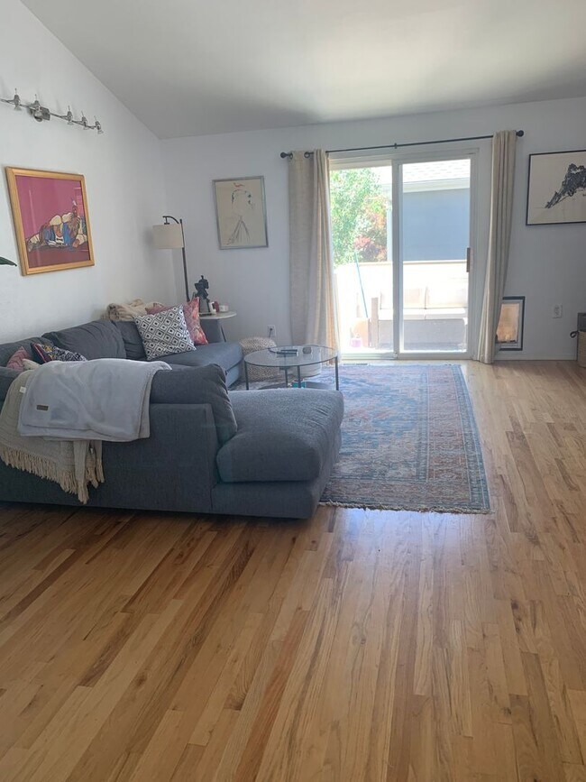 Foto del edificio - 3838 Fredericks Ct