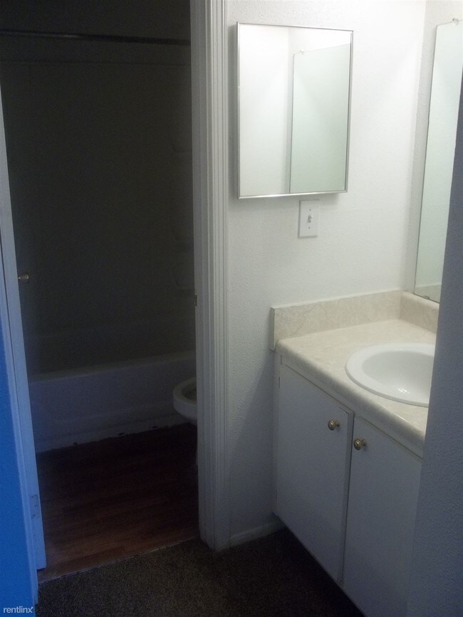 Foto del edificio - 4726 Narrow Lane Rd
