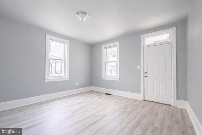 Building Photo - 424 Kossuth St