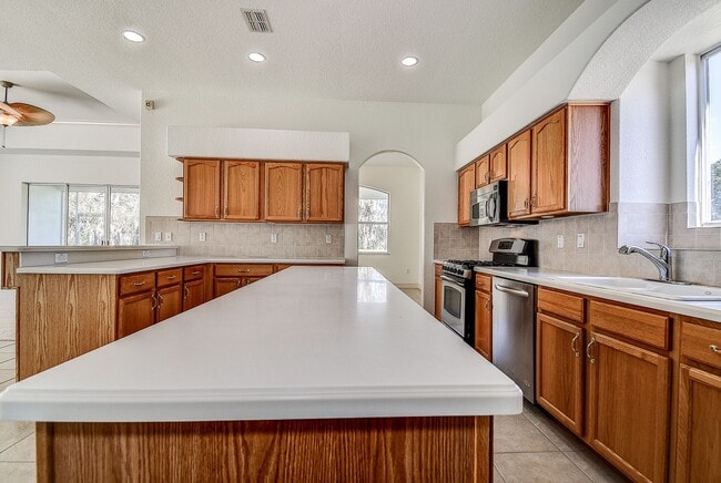 Foto del edificio - Beautiful 4/3/3 on a private 1 acre lot.