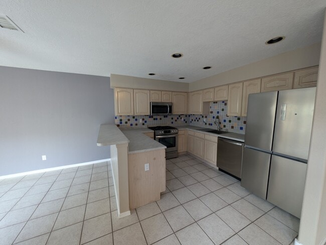 Building Photo - 542 Pinon Creek Rd SE