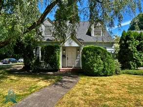 Building Photo - 445 NW 9th St
