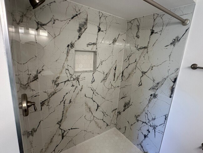 Foto del edificio - 5793 Gardens Dr