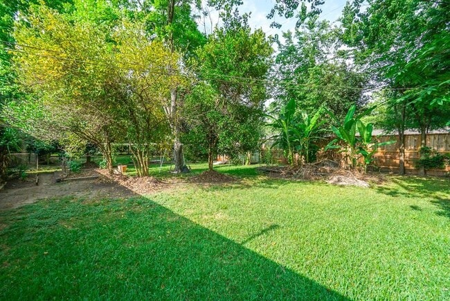 Building Photo - 10302 Woodwind Dr