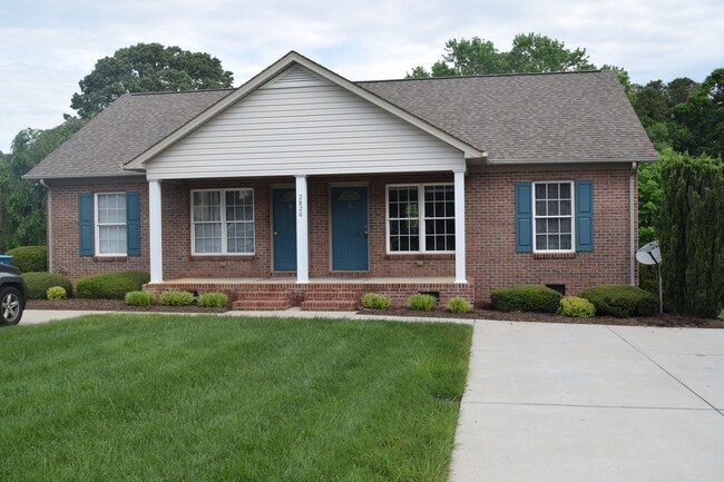 Hollar Duplex Longview - Hollar Duplex Longview Apartment