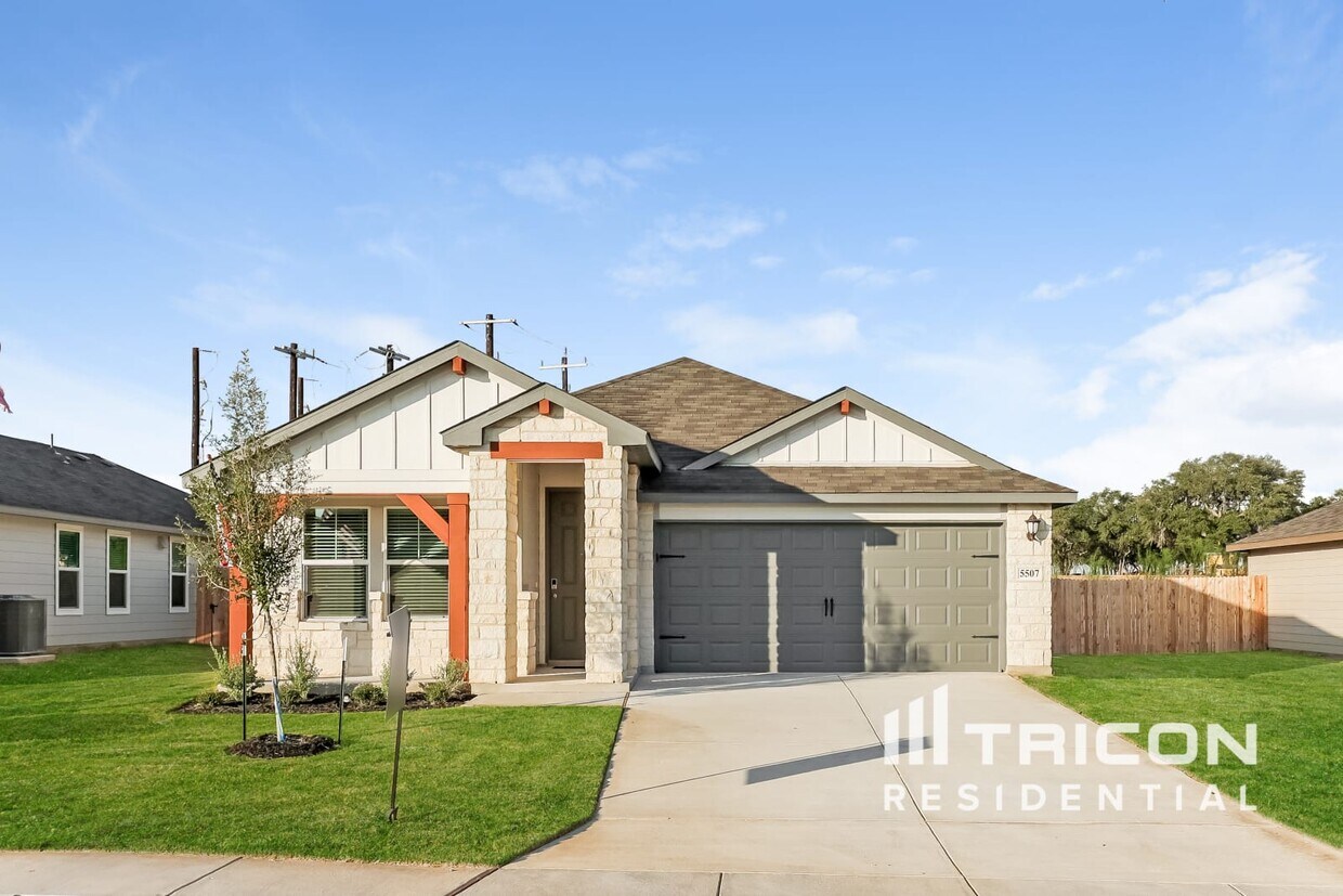 Foto principal - 5507 Shasta Place Saint Hedwig TX