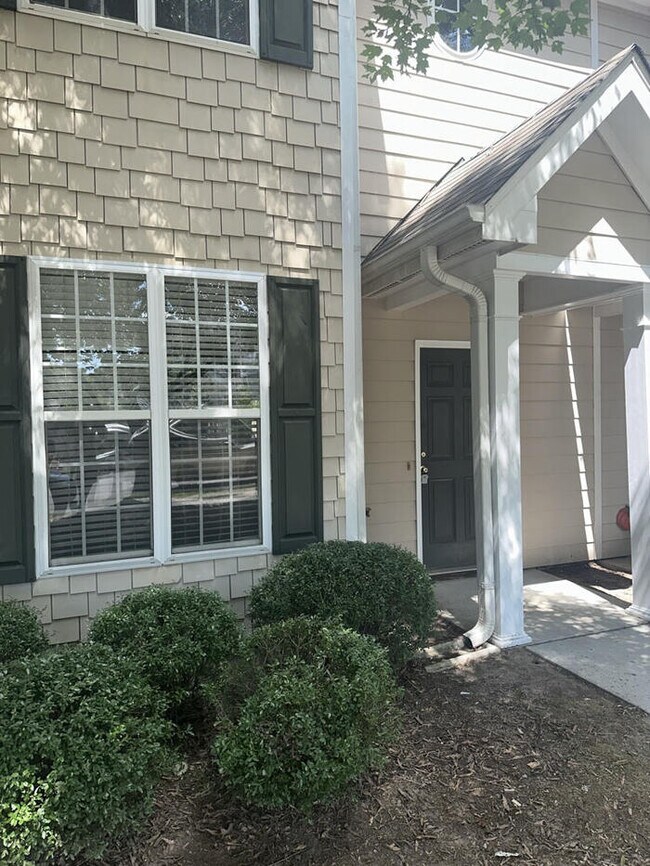 Building Photo - Ready for Now! Located in Raleigh. Townhom...