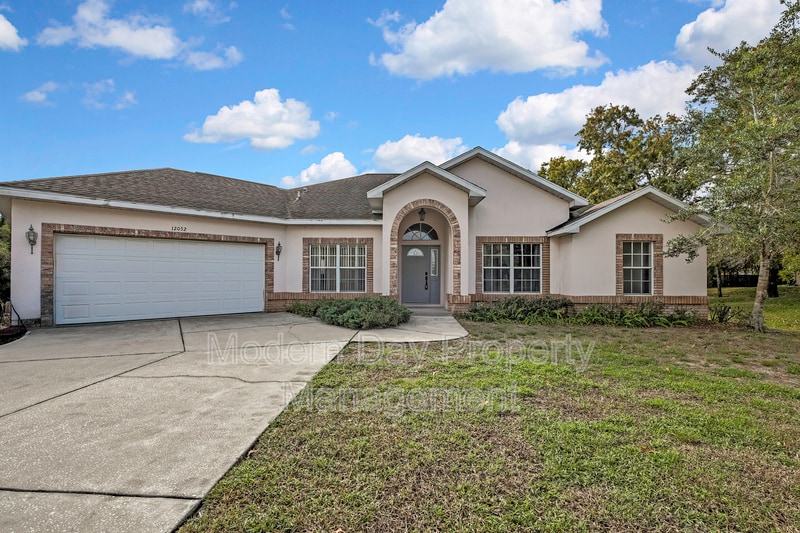 Foto principal - 12052 Jade Ave