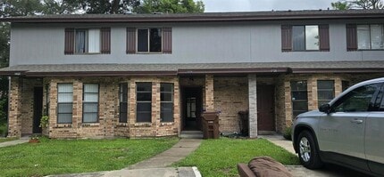 Building Photo - 1834 Foxhall Cir