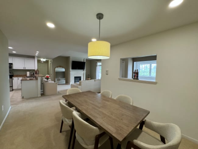 Building Photo - 5259 Twin Oaks Dr