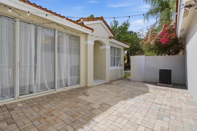 Building Photo - 1755 Seagrape Way