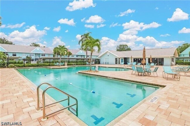 Foto del edificio - 185 Grand Oaks Way