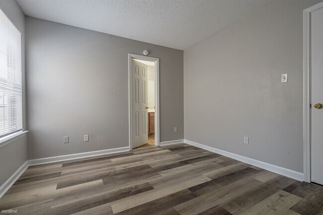 Foto del edificio - 3 br, 2.5 bath House - 7981 Marsha Woods D...