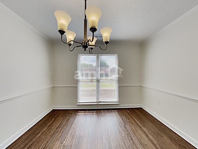 Foto del edificio - 1838 Oak Springs Dr
