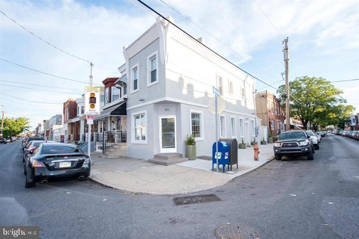 Building Photo - 2327 Ann St