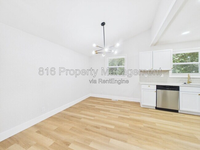 Foto del edificio - 9524 Manning Ave