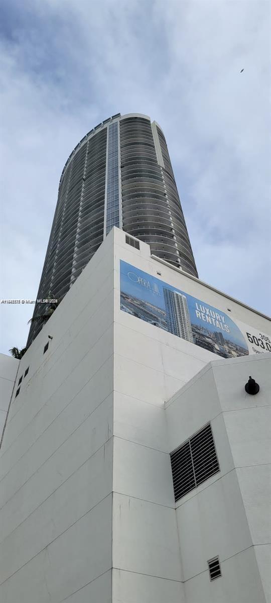 Building Photo - 1750 N Bayshore Dr
