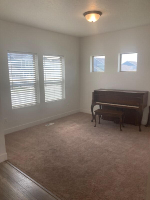 Building Photo - 2131 E 970 N